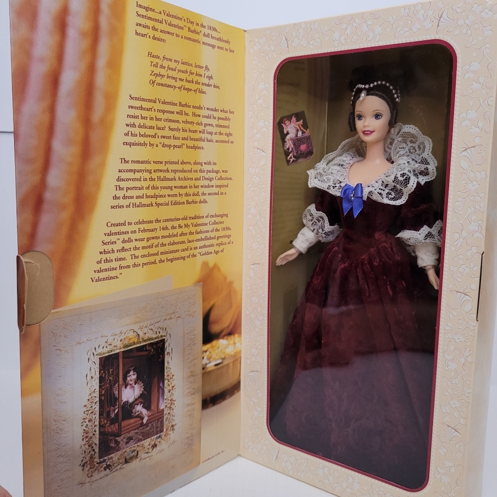 Vintage 1996 Hallmark Special Edition Sentimental Valentine Barbie #16536 - Picture 6 of 8